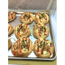 Bánh mì trứng cút và chà bông