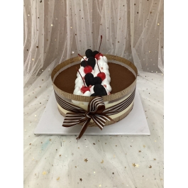 Bánh kem cherry chocolate sang trọng