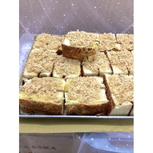 Bánh bông lan kẹp chà bông